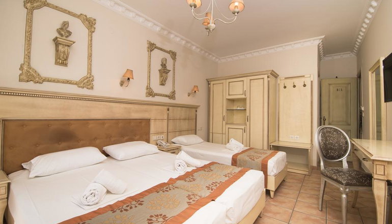 Parthenon Art Hotel